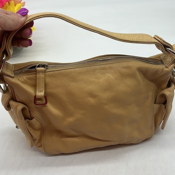 Perlina Light Tan Leather Shoulder Bag. MCB3587M - Picture 2 of 13